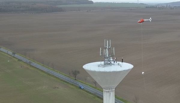 Potřebujete jeřáb nebo vrtulník?
