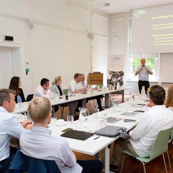 Založení Leading Helicopter Academies