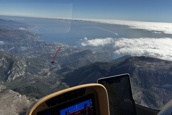 Oranžový vrtulník do Košic